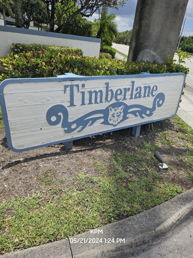 2002 Timberlane Cir in Greenacres, FL - Building Photo - Building Photo