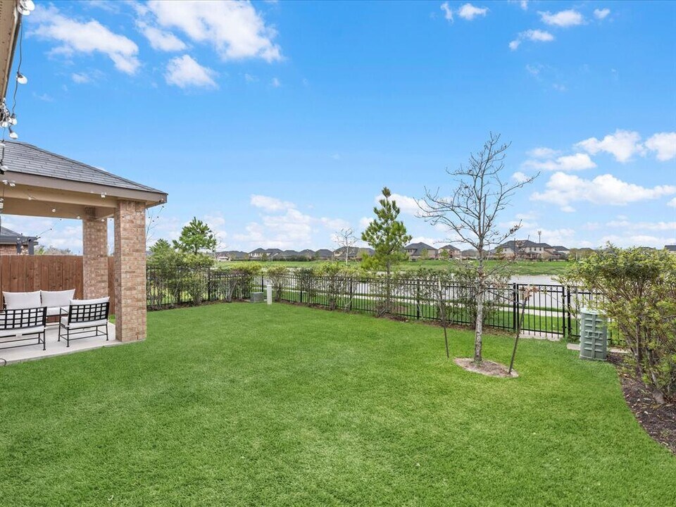 2410 Meerstad Ln in Houston, TX - Building Photo