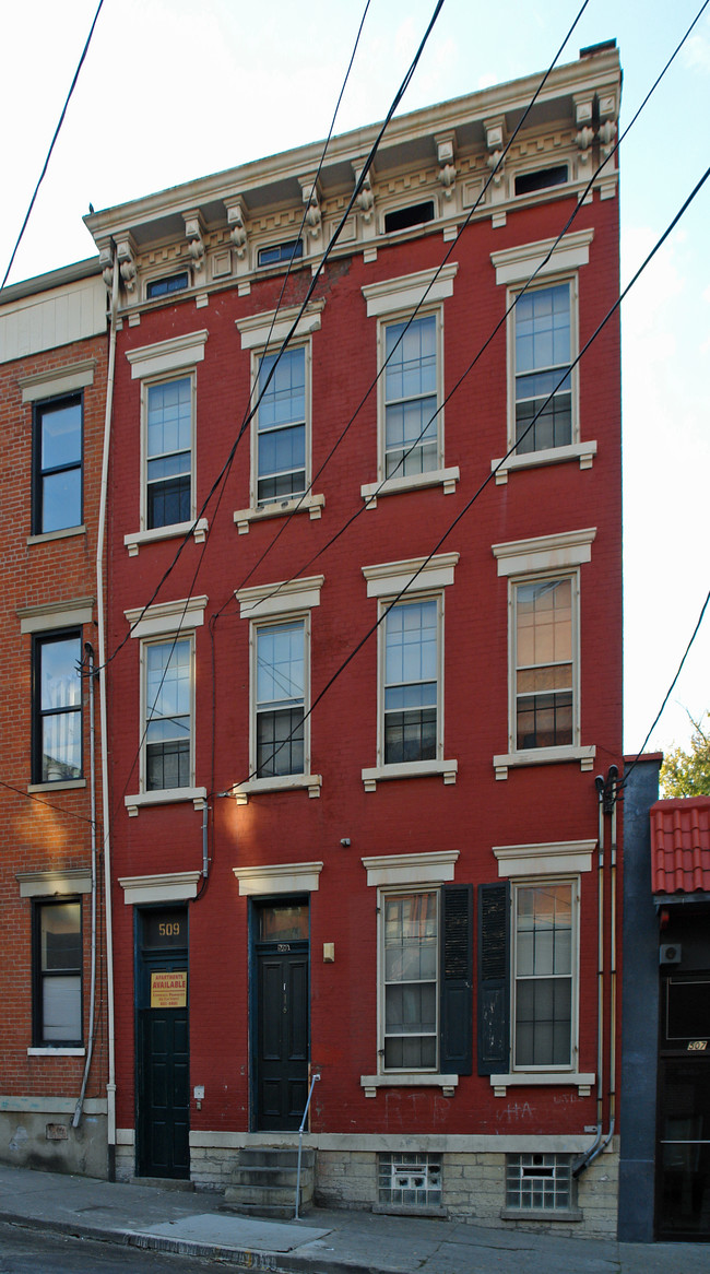 509 E Thirteenth St in Cincinnati, OH - Foto de edificio - Building Photo