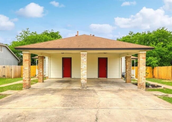 2132 Andover Dr in Round Rock, TX - Building Photo - Building Photo