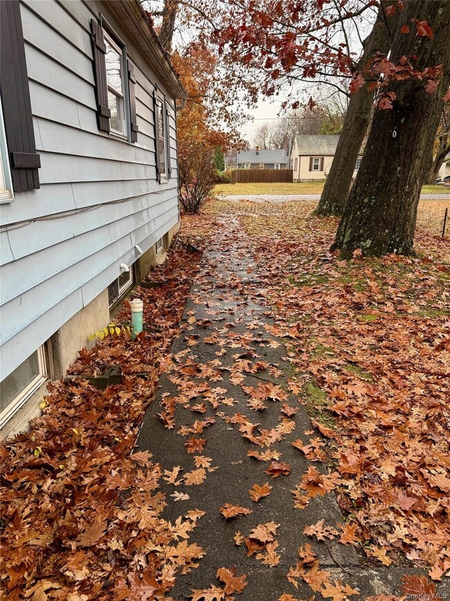 17 Algonquin Dr in Newburgh, NY - Building Photo - Building Photo