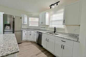 2345 Ortega St in Navarre, FL - Building Photo - Building Photo