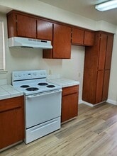 New Century Townhomes in Turlock, CA - Building Photo - Building Photo