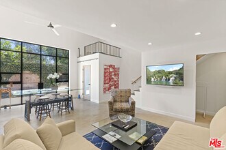 835 N Harper Ave in Los Angeles, CA - Building Photo - Building Photo