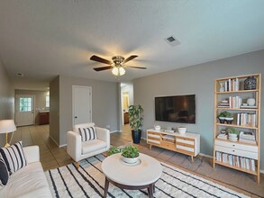902 W Hendrix St in Rogers, AR - Building Photo - Building Photo