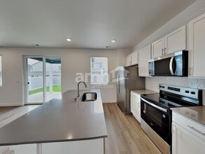 4816 85th Dr NE in Marysville, WA - Building Photo - Building Photo