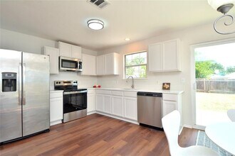 1902 Tranquilo Trail in Austin, TX - Building Photo - Building Photo