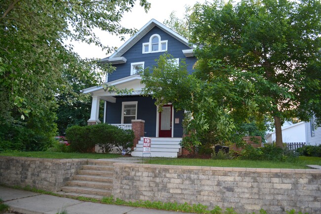 109 Fairview Ave