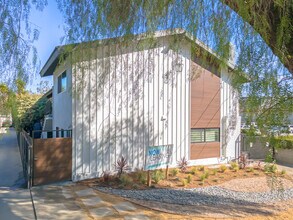 Number 89 in Pasadena, CA - Foto de edificio - Building Photo