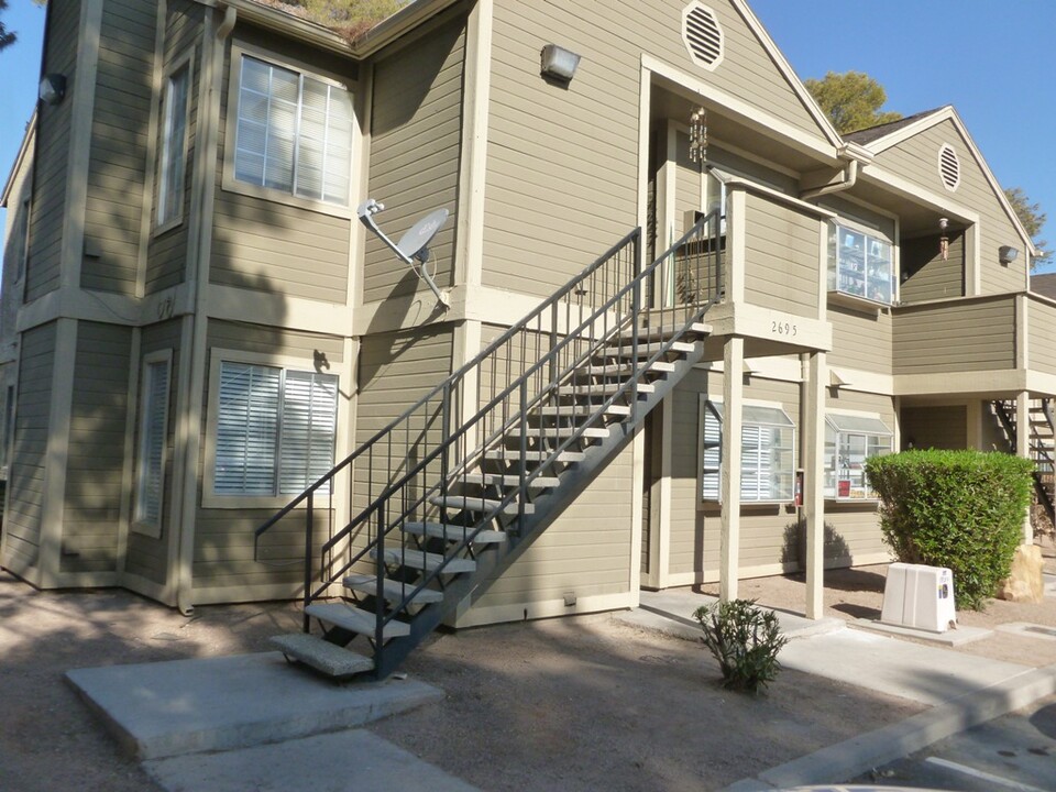 2695 Jennydiane Dr, Unit A in Las Vegas, NV - Building Photo