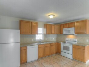 1015 Covington St in Oviedo, FL - Building Photo - Building Photo