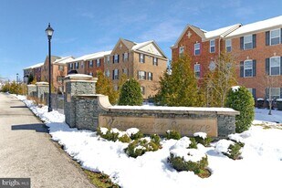 10948 St Patricks Pk Aly in Waldorf, MD - Building Photo