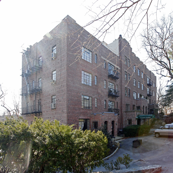 Gramatan Gardens in Bronxville, NY - Building Photo