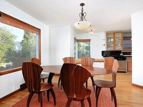 911 Broadway E in Seattle, WA - Building Photo - Building Photo