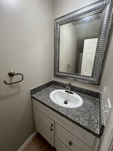 719 N Eucalyptus Ave, Unit 22C in Inglewood, CA - Building Photo - Building Photo