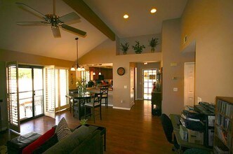 329 Wind Flower Way in Oceanside, CA - Building Photo - Building Photo
