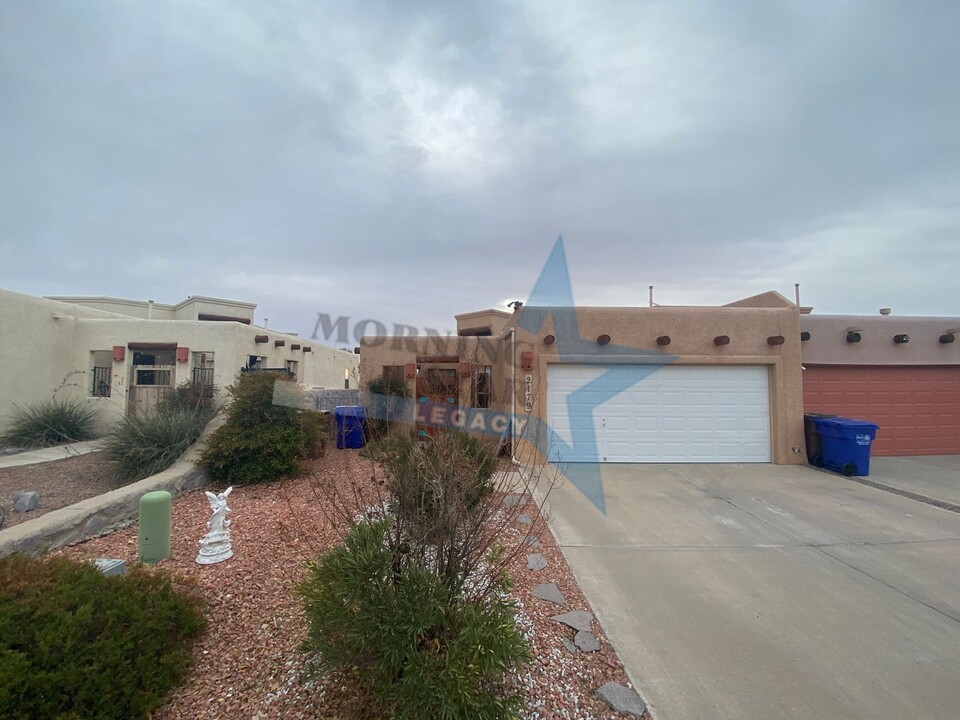 2179 Foxtail Pine Dr in Las Cruces, NM - Building Photo