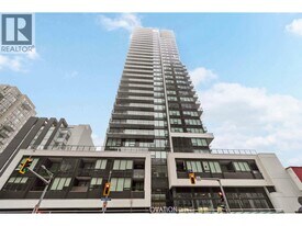 823 Carnarvon St in New Westminster, BC - Building Photo