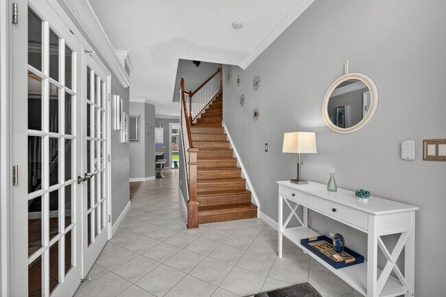 3738 Old Lighthouse Cir