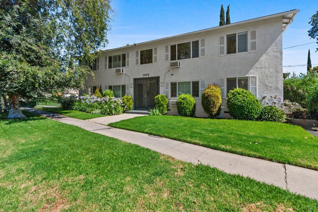 14619 Moorpark St, Unit 1 in Sherman Oaks, CA - Foto de edificio