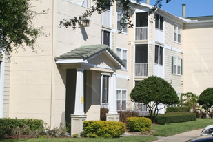 18501 Bridle Club Dr in Tampa, FL - Building Photo