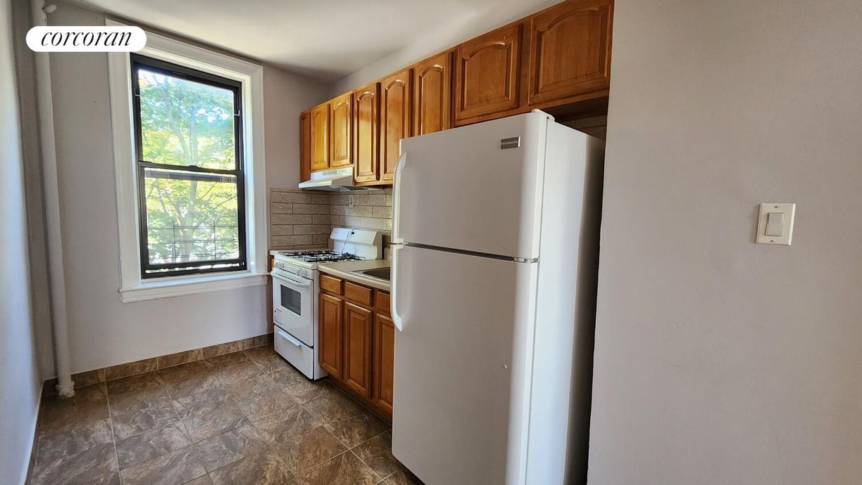 675 18th St in Brooklyn, NY - Building Photo