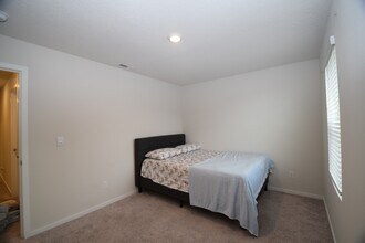 935 N 19th Ave in Cornelius, OR - Building Photo - Building Photo