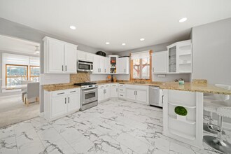 115 E Woodlawn Rd in New Lenox, IL - Building Photo - Building Photo