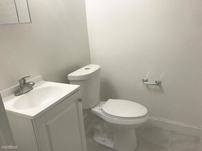 2927 Edison Hwy in Baltimore, MD - Building Photo - Building Photo