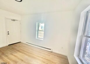 326 N Tennessee Ave in Atlantic City, NJ - Building Photo - Building Photo