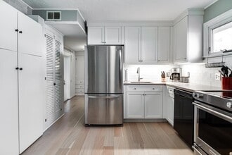 58 Beaver Dam Rd in Natick, MA - Building Photo - Building Photo