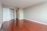 604 S Washington Square photo'