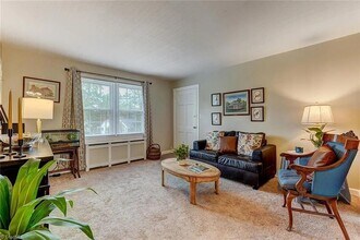 1700 W Front St in Burlington, NC - Foto de edificio - Building Photo