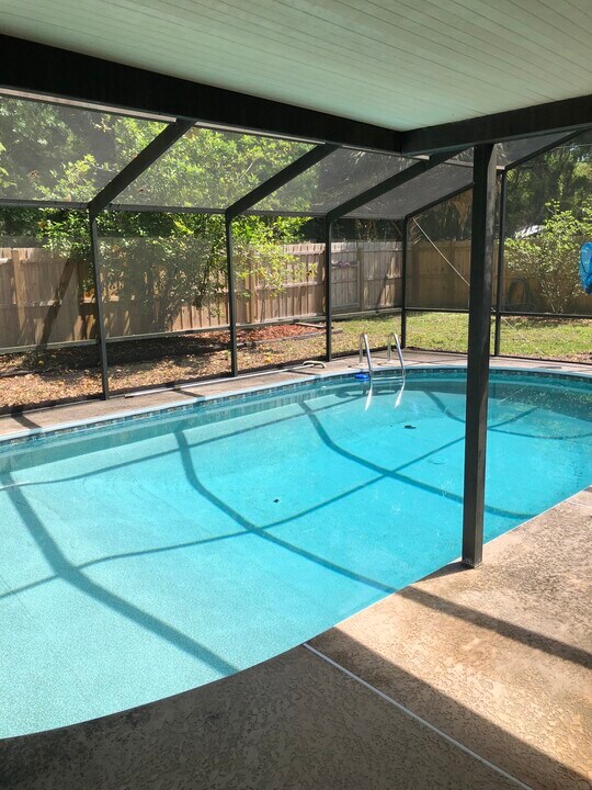 2031 NW 8th Pl in Gainesville, FL - Building Photo
