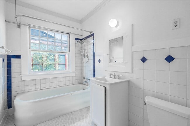 property at 806 Winbern St