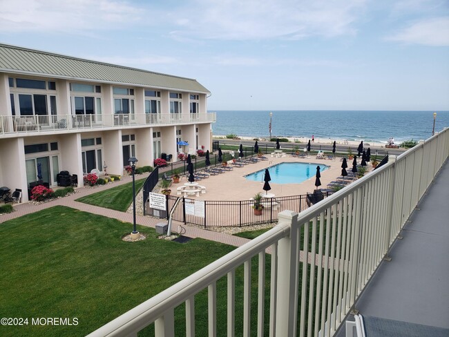 448 Ocean Ave in Long Branch, NJ - Building Photo - Building Photo