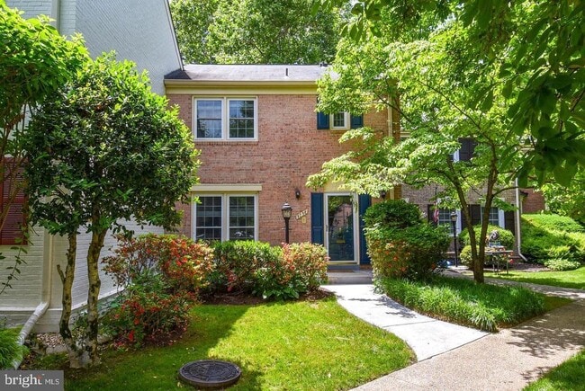 9758 Cardinal Rd in Fairfax, VA - Building Photo - Building Photo