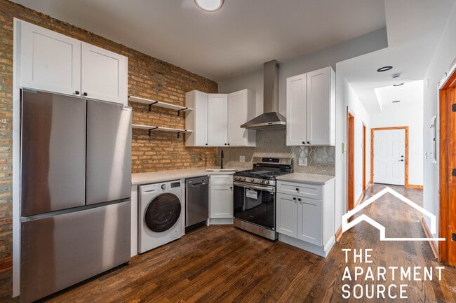 property at 2842 W Augusta Blvd