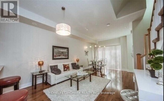 330 Village Green Square in Toronto, ON - Building Photo - Building Photo