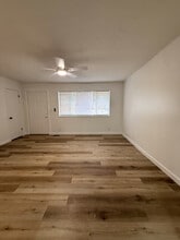 214 Madison Ave in Florence, AL - Foto de edificio - Building Photo