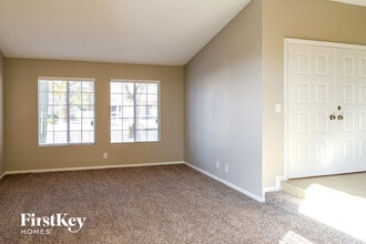 134 Arbor Way in Henderson, NV - Building Photo - Building Photo