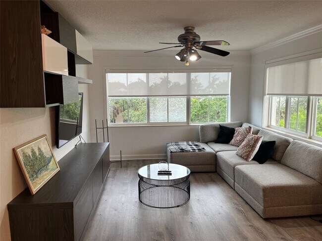 1515 E Broward Blvd, Unit VICTORIA PARK CONDO in Fort Lauderdale, FL - Building Photo - Building Photo