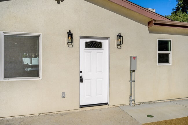 7649 Thousand Oaks Dr in Tujunga, CA - Building Photo - Building Photo