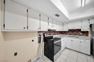 4824 Lucaya Dr in Cape Coral, FL - Building Photo - Building Photo