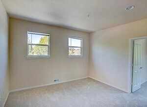 9045 161st Pl NE in Redmond, WA - Building Photo - Building Photo