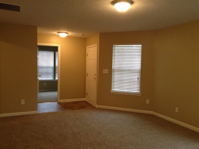 9208 Robey Glen Dr in Indianapolis, IN - Building Photo - Building Photo