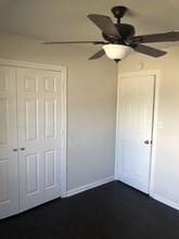 409 N Cedar St in Springtown, TX - Building Photo - Building Photo