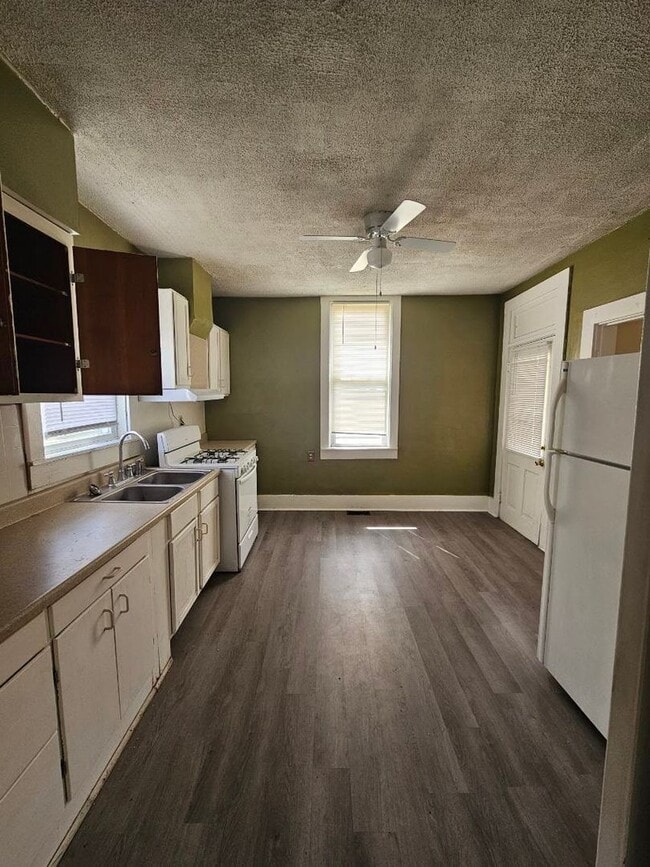 property at 204-208 N Fort Wayne Ave