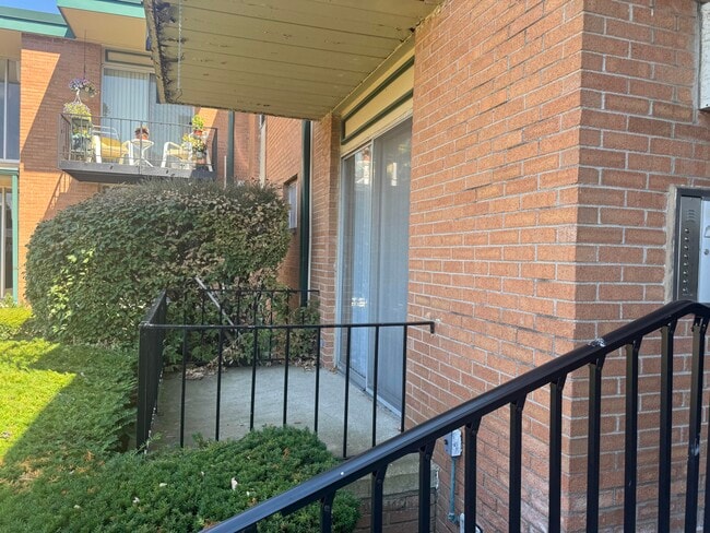 property at 1870 Axtell Dr