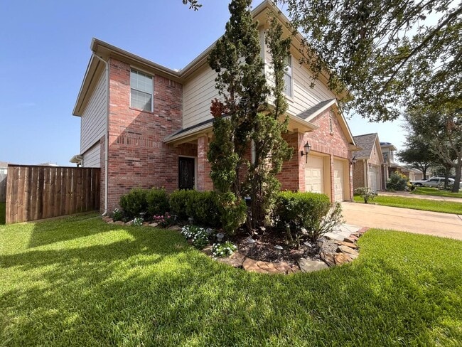 property at 19431 Plantation Bend Ln